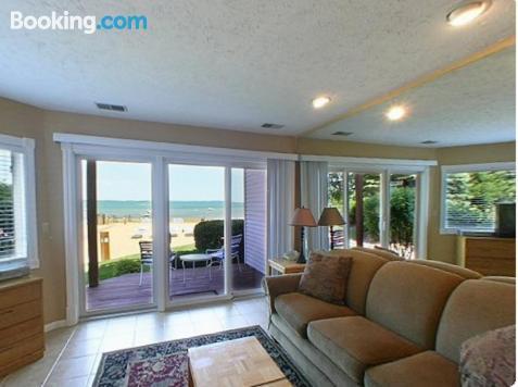 The Beach Condominium Hotel Resort Traverse City Bagian luar foto