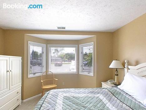 The Beach Condominium Hotel Resort Traverse City Bagian luar foto